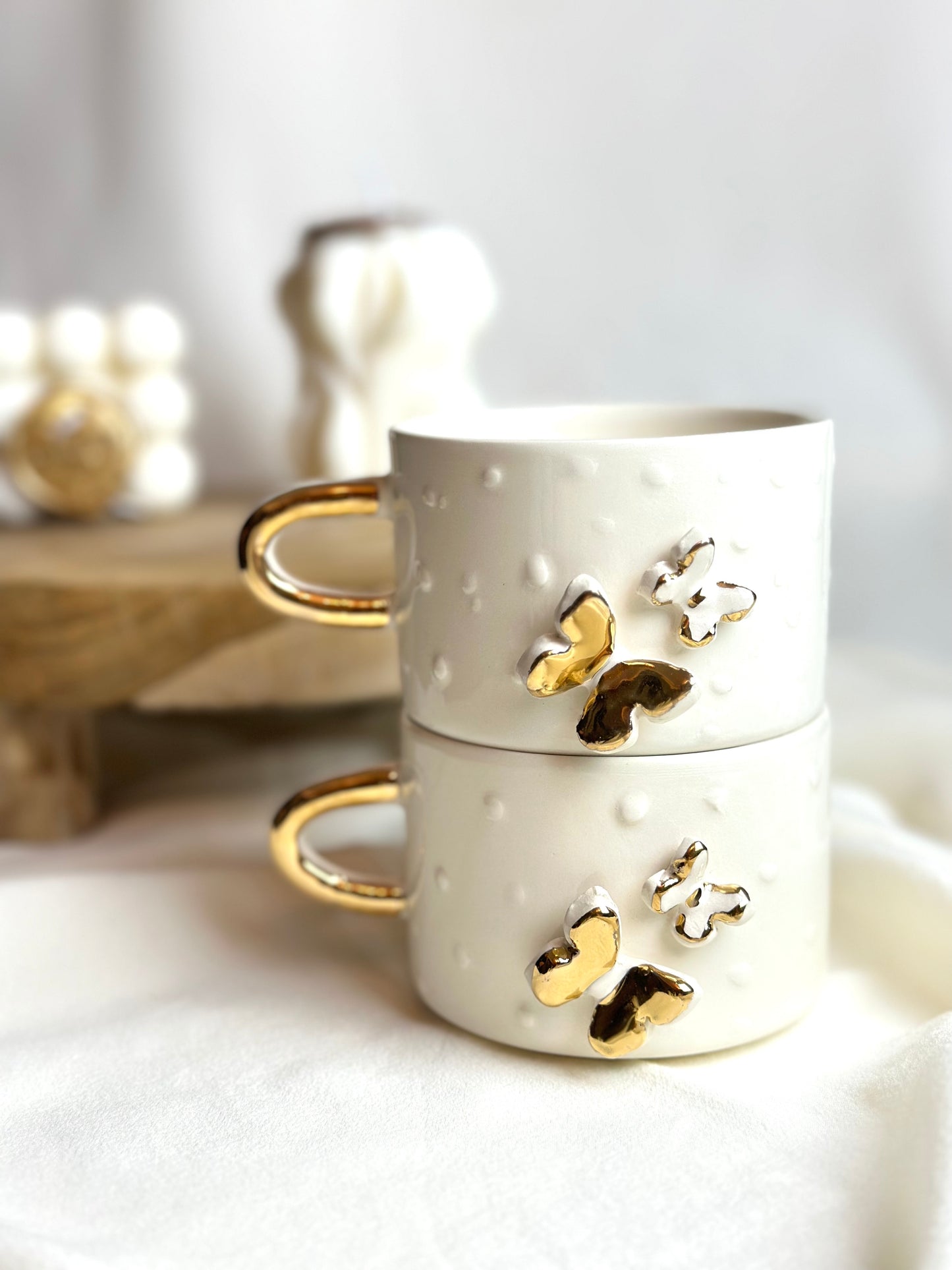 Handgemachte Keramiktasse two Butterflys verziert mit 24 Karat Gold